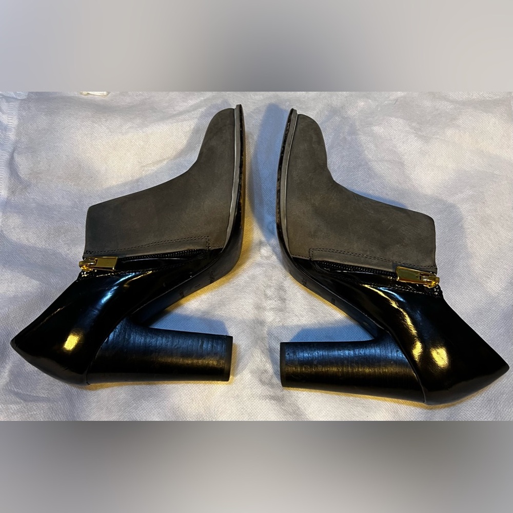 See By Chloe 2-tone black leather & gray suede stacked heel, size 37/6.5.